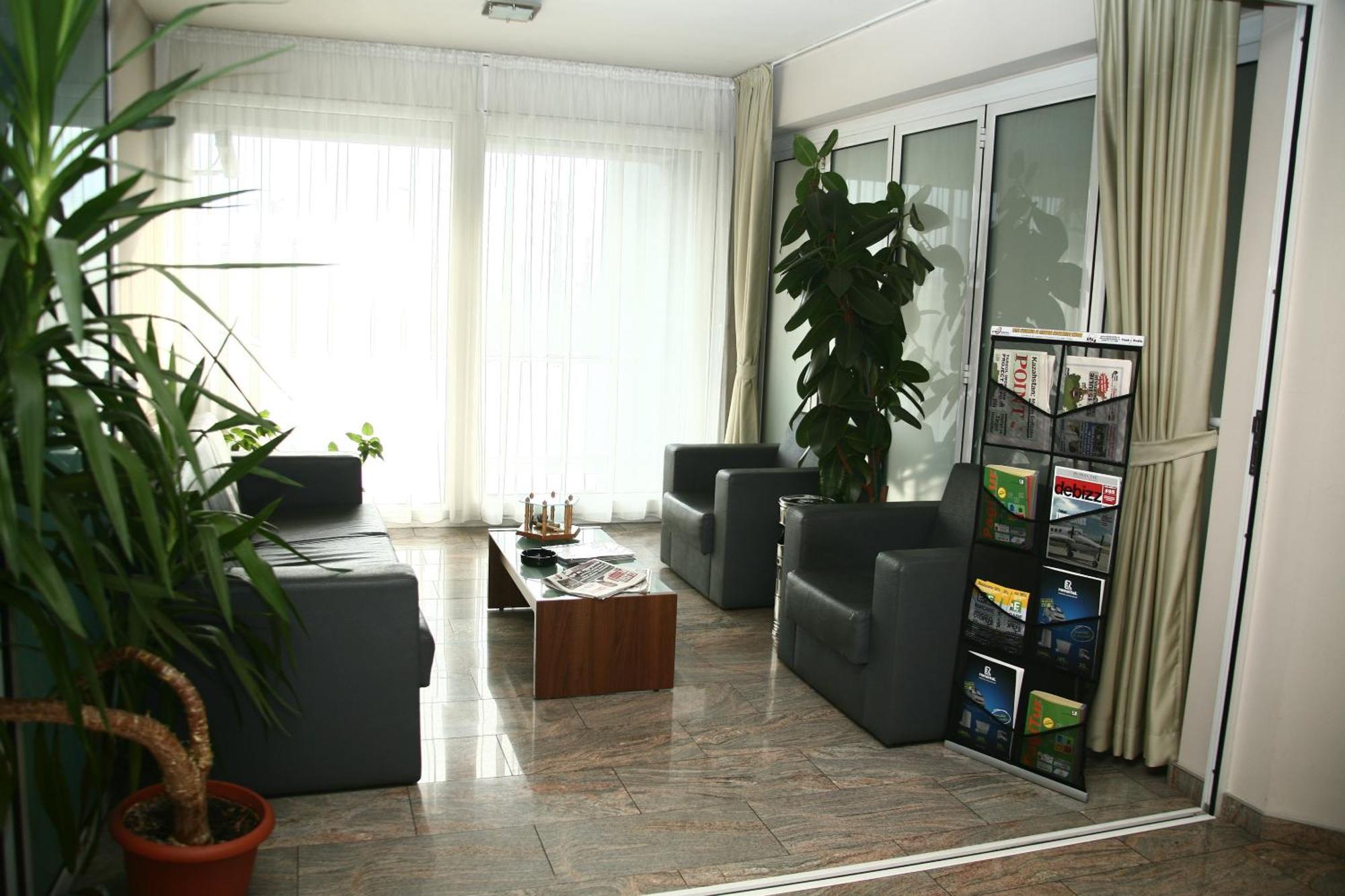 Euro House 3*